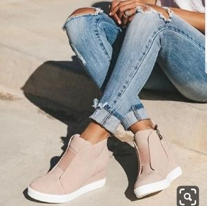 VICI NEW IN TOWN FAUX SUEDE WEDGE SNEAKER